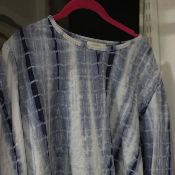 Blue and White Long Sleeve T-shirt Size 5X - Picture 3 of 5